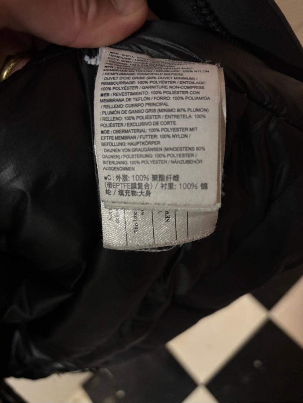 Arc'teryx Therme Parka - Black Medium - best priced one around ! - Picture 7 of 7